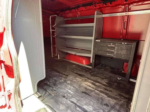 Used 2017 Chevrolet Express 3500 RWD image 10