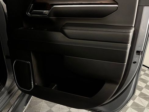 Used 2024 GMC Sierra 3500 SLT w/ SLT Convenience Package image 31