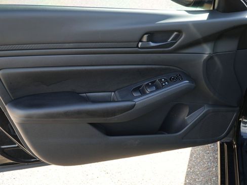 Used 2024 Nissan Altima 2.5 S FWD image 4