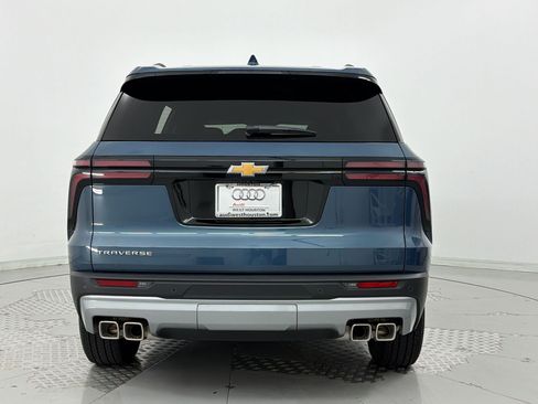 Used 2026 Chevrolet Traverse LT FWD image 10