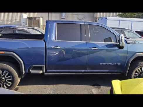 Used 2024 GMC Sierra 3500 Denali Ultimate image 9