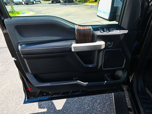 Used 2017 Ford F150 Lariat w/ Equipment Group 502A Luxury AWD/4WD image 20