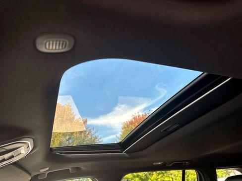 Used 2023 Jeep Grand Cherokee Altitude image 12