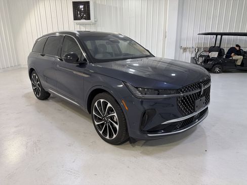 Used 2024 Lincoln Nautilus Black Label AWD/4WD image 7
