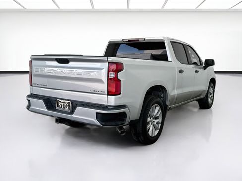 Used 2020 Chevrolet Silverado 1500 Custom w/ Custom Value Package RWD image 4