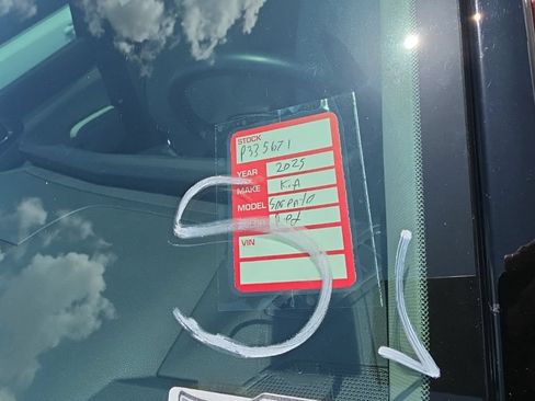 Certified 2025 Kia Sorento S AWD/4WD image 10