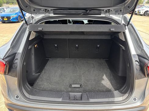 Used 2025 Chevrolet Trax LT FWD image 30