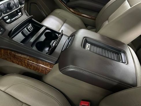 Used 2020 Chevrolet Suburban Premier AWD/4WD image 15