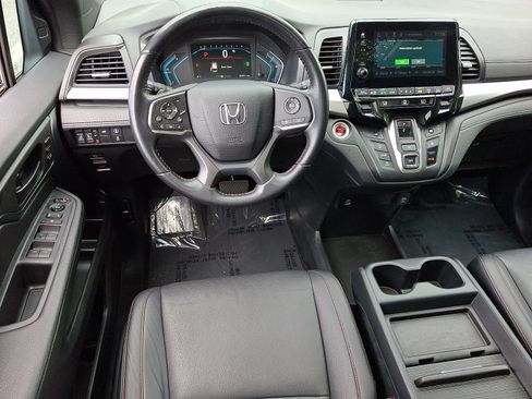 Used 2024 Honda Odyssey Sport image 12