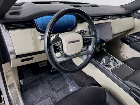 Used 2022 Land Rover Range Rover Long Wheelbase SE AWD/4WD image 9
