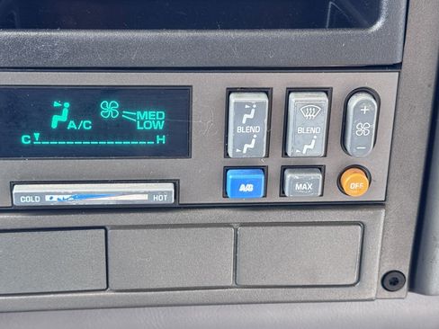 Used 1994 Chevrolet Silverado 1500 2WD Regular Cab image 19