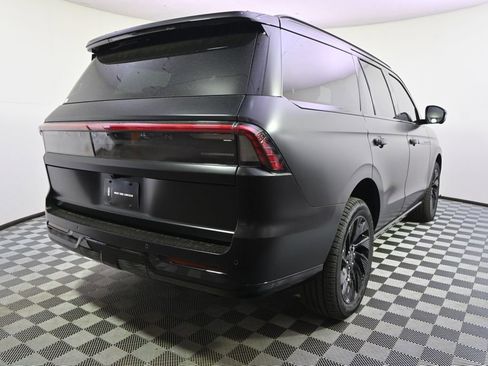 New 2026 Lincoln Navigator Reserve AWD/4WD image 6