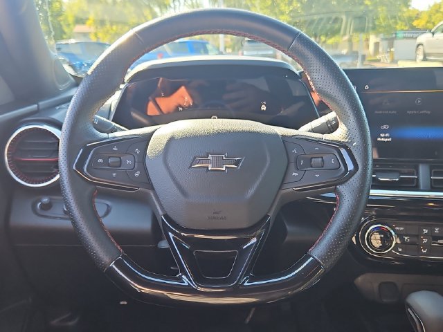 Used 2025 Chevrolet Trax RS w/ Sunroof Package FWD image 15