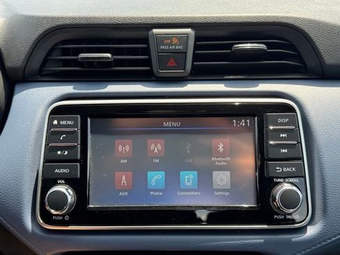 Used 2023 Nissan Versa SV FWD image 16