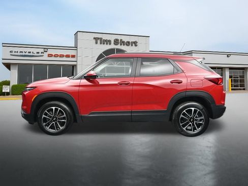 Used 2026 Chevrolet TrailBlazer LT w/ Convenience Package AWD/4WD image 2