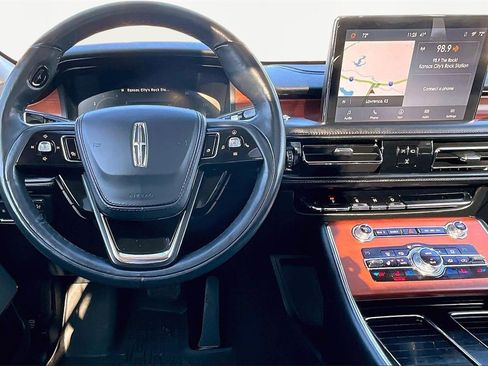 Used 2020 Lincoln Aviator Reserve w/ Equipment Group 202A image 5