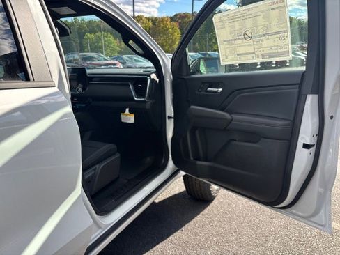 New 2026 GMC Canyon Elevation w/ Convenience Package image 39