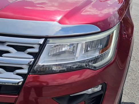 Used 2019 Ford Explorer XLT w/ Equipment Group 201A FWD image 10