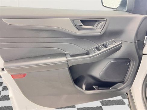 Used 2023 Ford Escape Active image 14