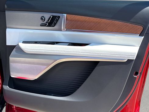 New 2026 Cadillac Vistiq Sport image 13