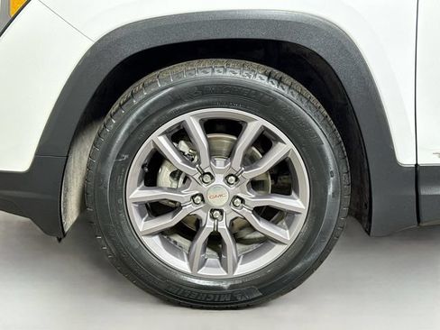 Used 2022 GMC Terrain SLT w/ Infotainment Package II FWD image 30