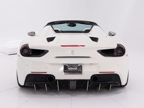 Used 2018 Ferrari 488 Spider RWD image 4