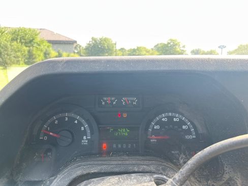 Used 2010 Ford E-250 and Econoline 250 RWD image 15