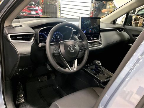 Used 2026 Toyota Corolla Cross XLE w/ Convenience Package image 18