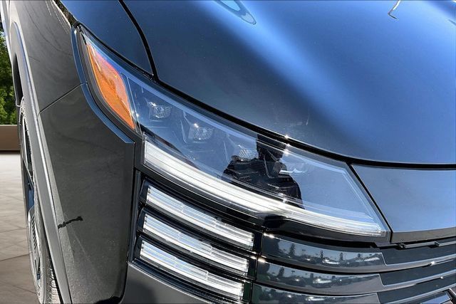 Certified 2025 Nissan Kicks SR FWD image 30