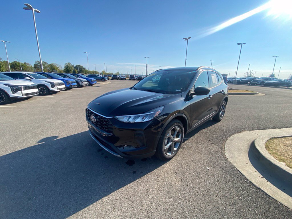 Used 2025 Ford Escape ST-Line FWD image 7