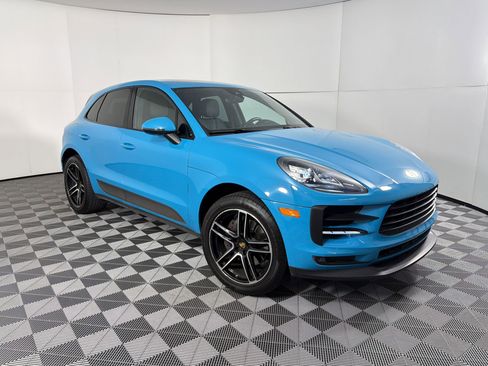 Certified 2021 Porsche Macan image 7