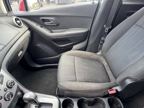 Used 2015 Chevrolet Trax LT w/ LPO, Protection Package FWD image 12