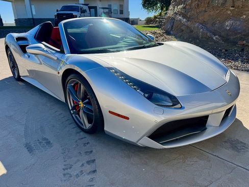 Used 2019 Ferrari 488 Spider image 3