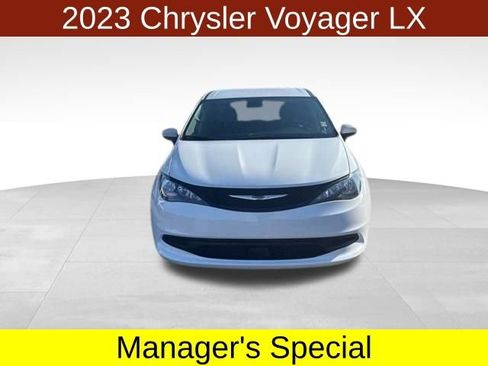 Used 2023 Chrysler Voyager LX FWD image 2