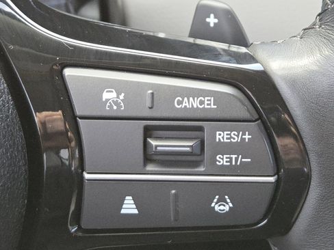 Used 2025 Honda Pilot EX-L image 10