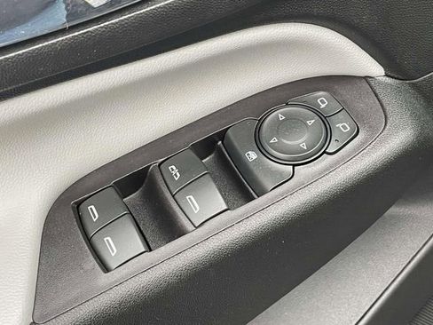 Used 2020 Chevrolet Equinox LS FWD image 15
