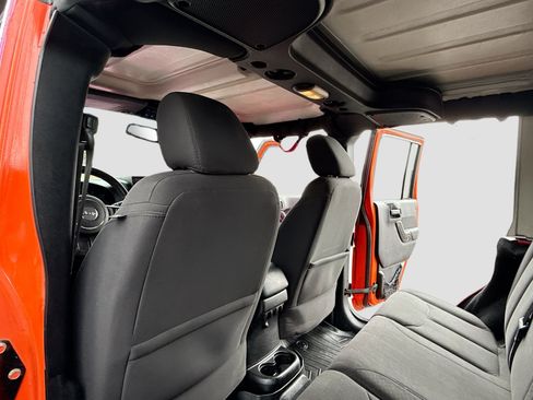 Used 2015 Jeep Wrangler Unlimited Sport w/ Quick Order Package 24S AWD/4WD image 6