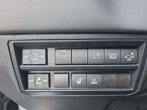 Used 2023 Toyota Tundra Platinum AWD/4WD image 19