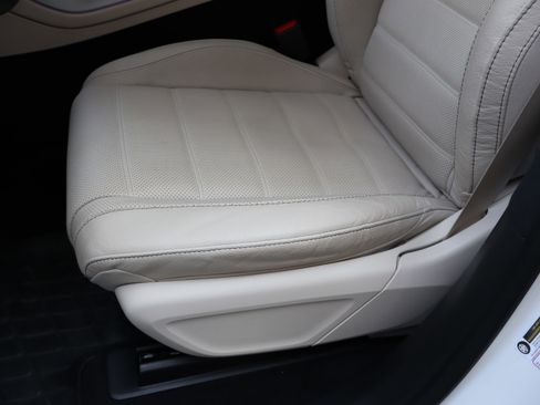 Used 2024 Mercedes-Benz GLS 580 4MATIC image 18