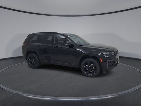 New 2026 Jeep Grand Cherokee Limited w/ Limited Altitude Package AWD/4WD image 2