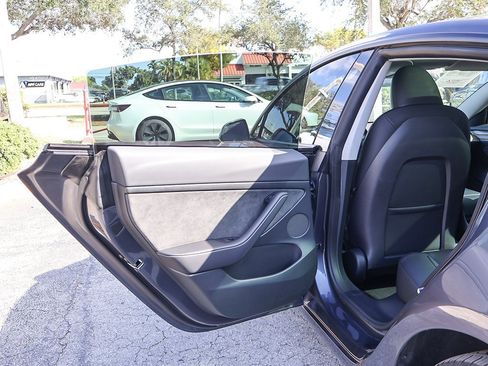 Used 2023 Tesla Model 3 Standard Range image 26