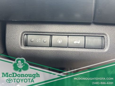 Used 2025 Nissan Pathfinder SL AWD/4WD image 17