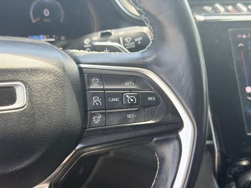 Used 2021 Jeep Grand Cherokee L Laredo AWD/4WD image 11
