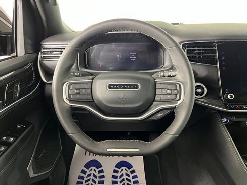 Used 2022 Jeep Wagoneer Series I AWD/4WD image 18