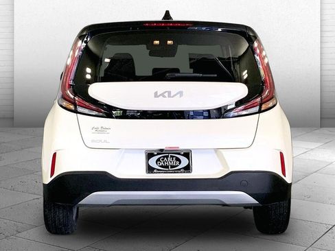 Used 2025 Kia Soul LX FWD image 3