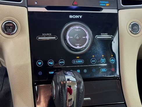 Used 2017 Ford Taurus Limited image 19