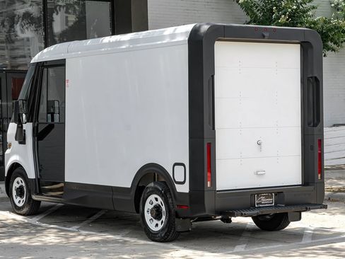 Used 2024 Chevrolet Brightdrop 400 w/ Commercial Equipment Package AWD/4WD image 9