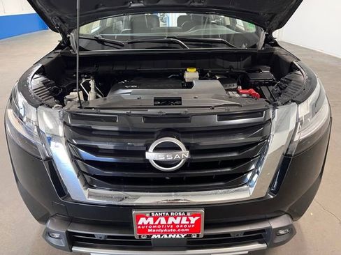 Used 2022 Nissan Pathfinder SL w/ SL Premium Package image 9