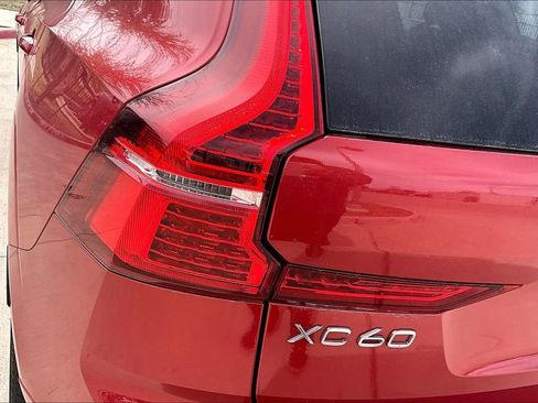 Used 2024 Volvo XC60 B5 Ultimate AWD/4WD image 39