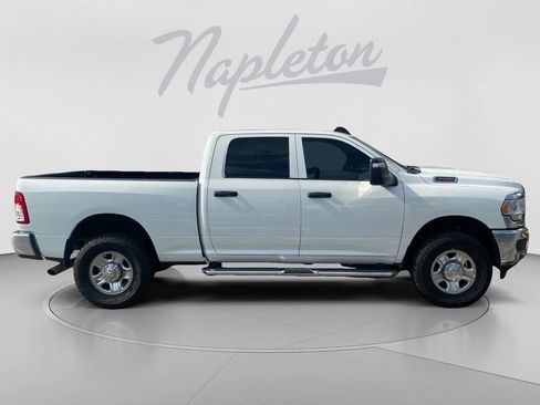 Used 2024 RAM 3500 Tradesman w/ Chrome Appearance Group AWD/4WD image 7